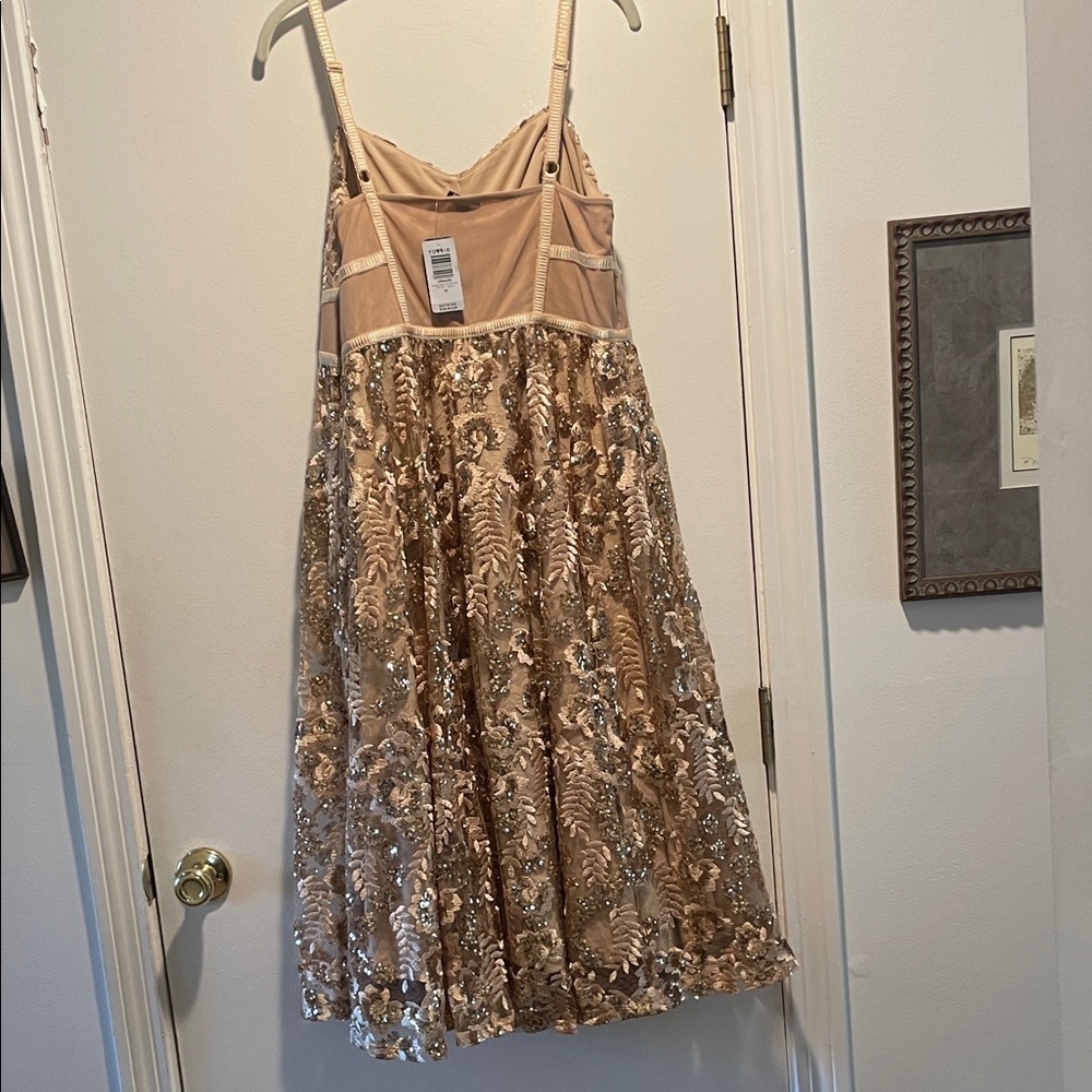 Torrid NWT Gold Embroidered Sequin Formal Dress Beige Floral Midi Dress - Picture 11 of 15